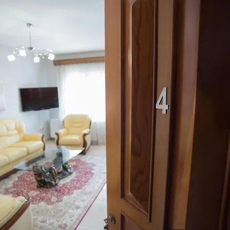 Friendly Flat 4